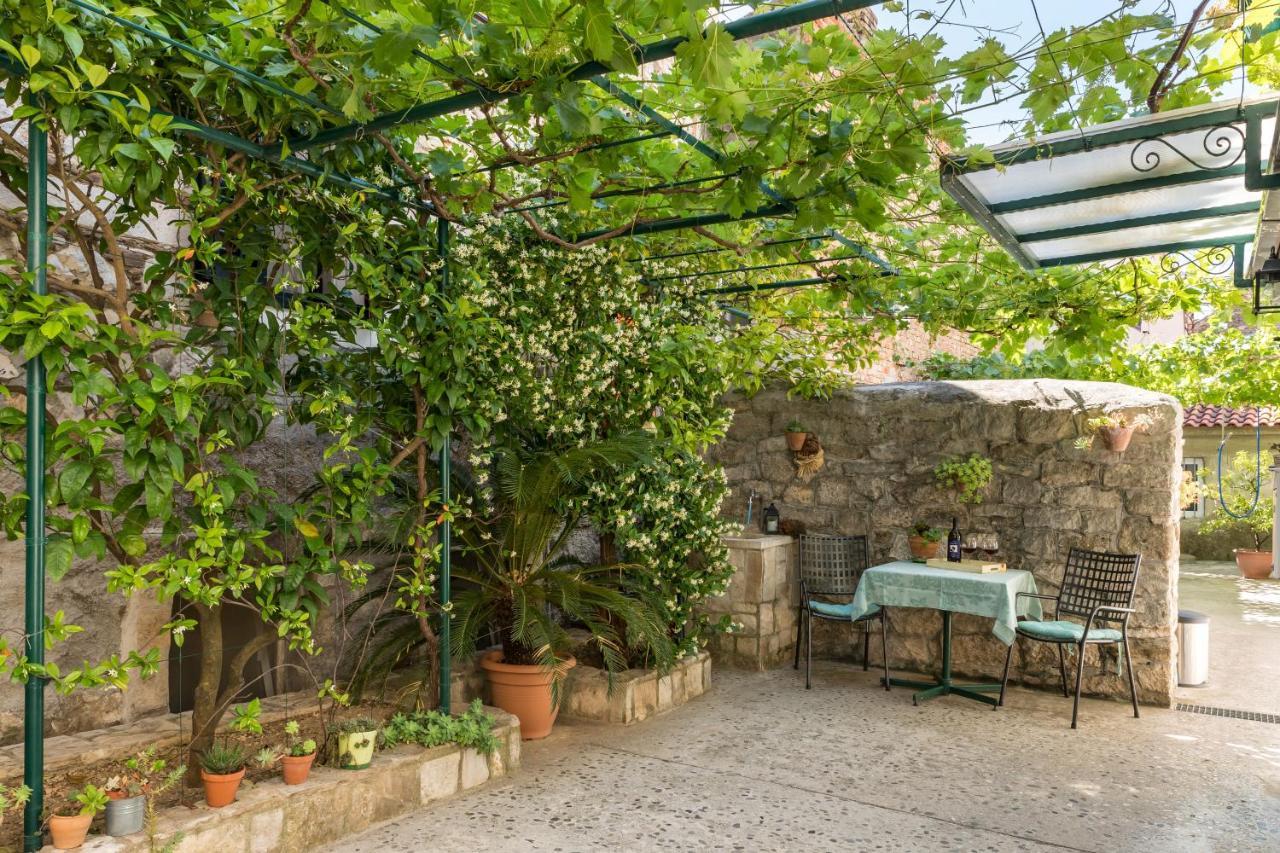 Luxury Apartment Silvana With Beautiful Garden Split Eksteriør bilde